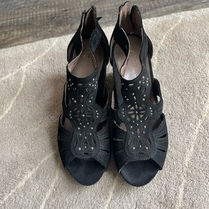 Earthies Black Open-toe Wedge sandal
